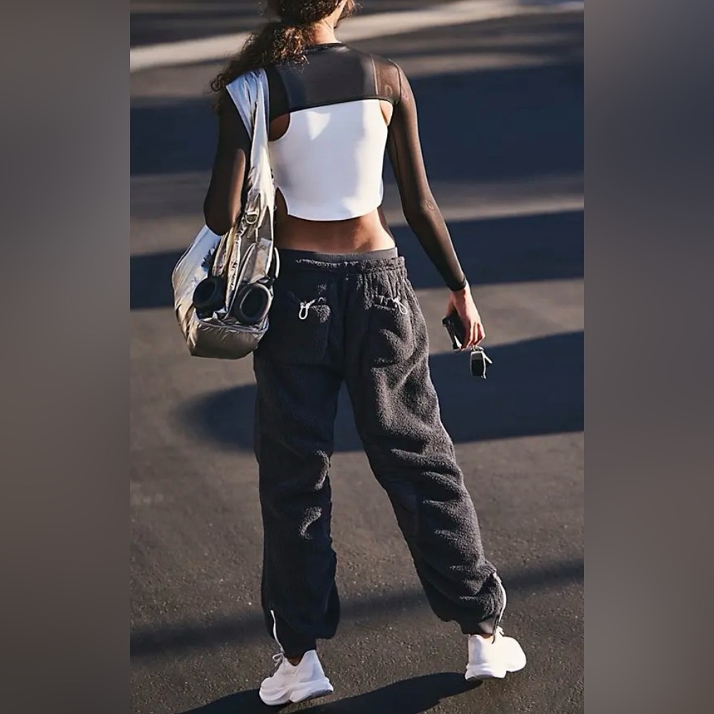 NWT Free People Sundown Fleece Joggers - Picture 5 of 16